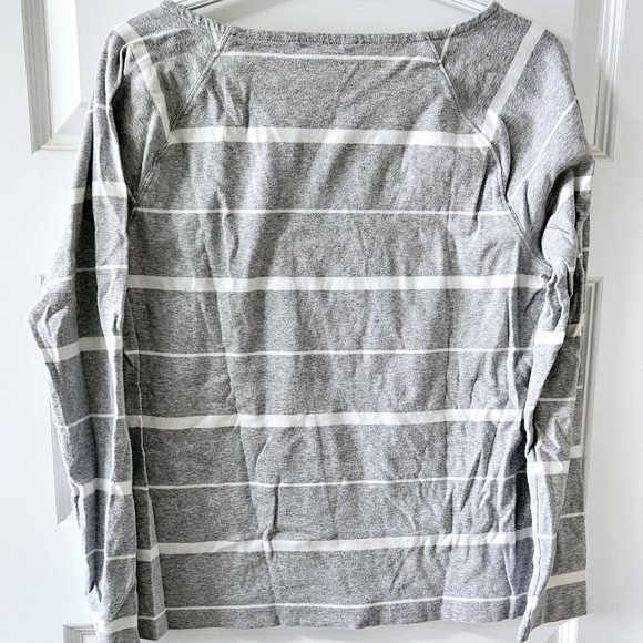 Tommy Hilfiger stripped grey top size xl - Picture 2 of 4